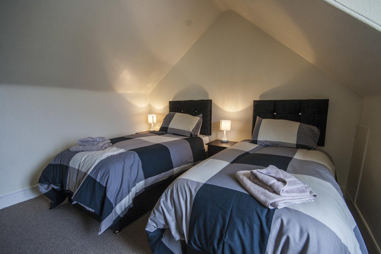 1 Varis Apartments Форрес Экстерьер фото